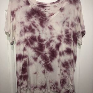 I’m selling this American eagle tie-dye shirt